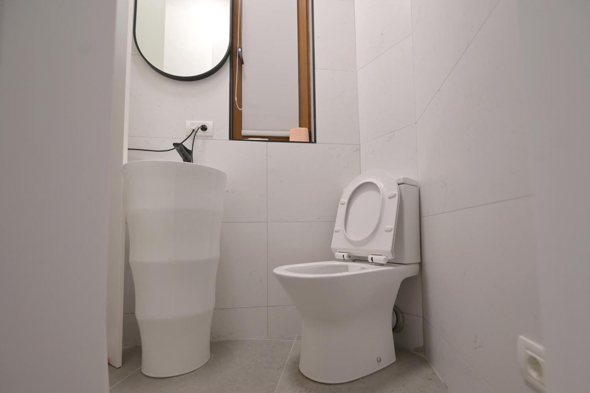 Umbrella Street Center Luxury 2 Bedroom * Bucarest