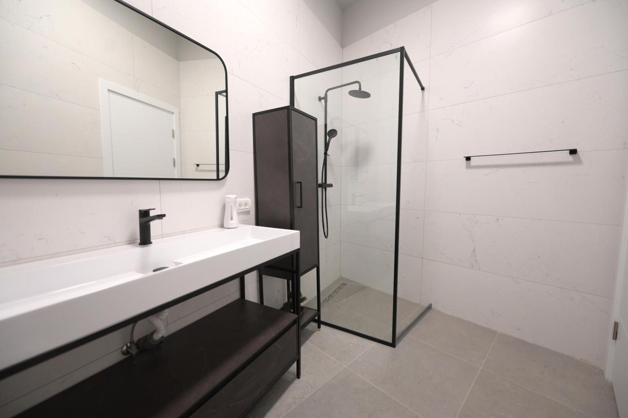 Umbrella Street Center Luxury 2 Bedroom Apartamento