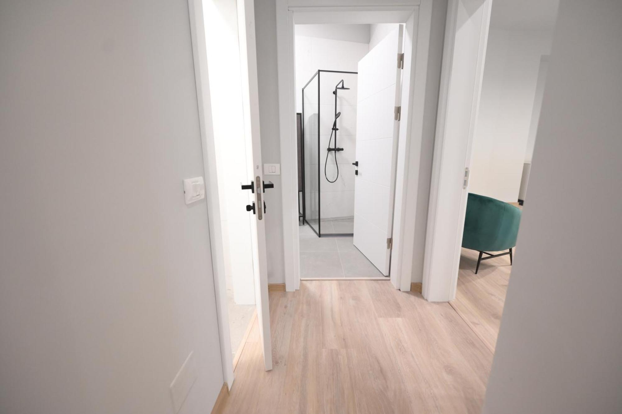 Umbrella Street Center Luxury 2 Bedroom Apartamento *