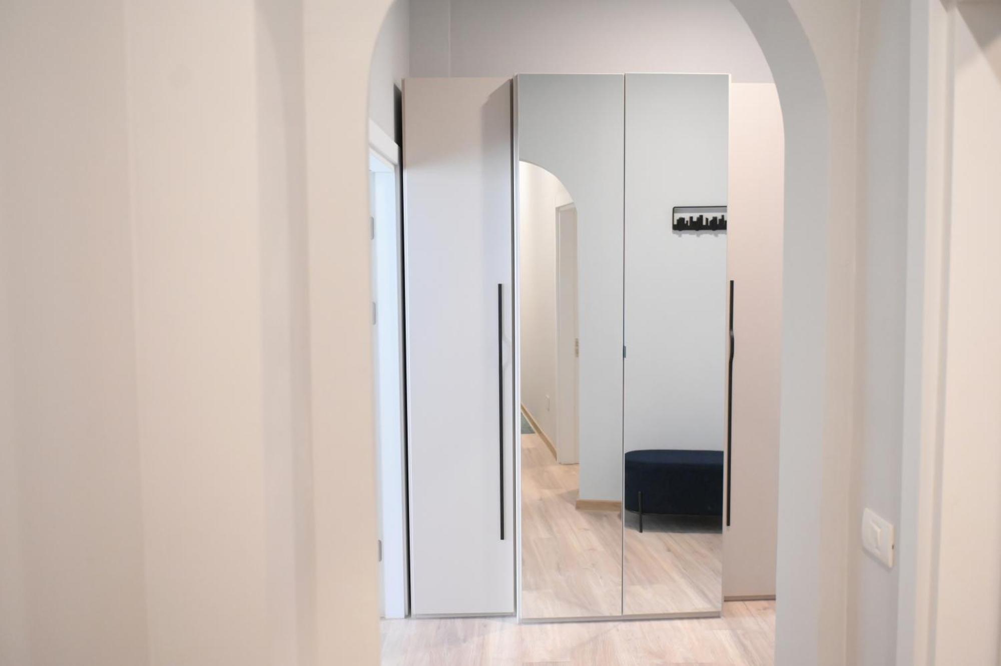 Umbrella Street Center Luxury 2 Bedroom Apartamento