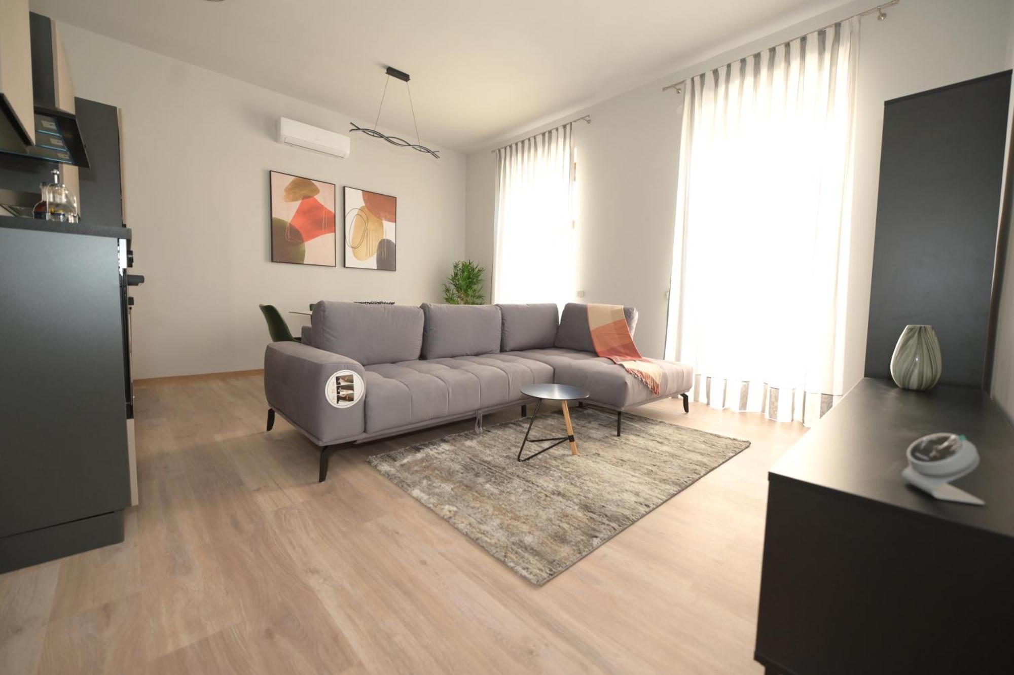 Umbrella Street Center Luxury 2 Bedroom Apartamento